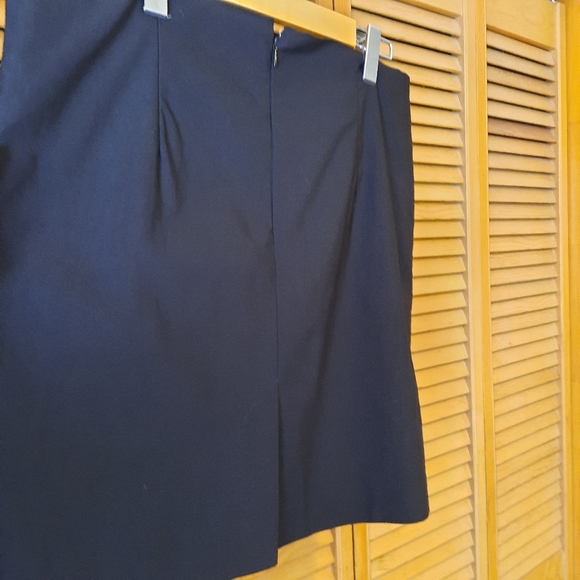 Le Château Black Pencil Skirt - Picture 2 of 5